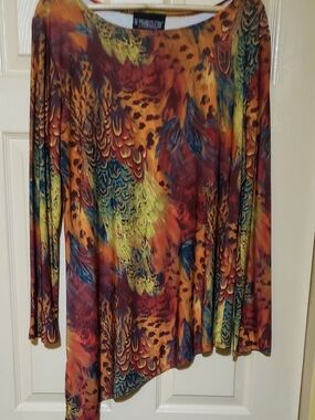 The Pyramid Collection Multicolor Long-Sleeve Printed Women's Top